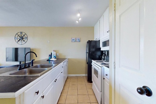 Seawall Condos image 34