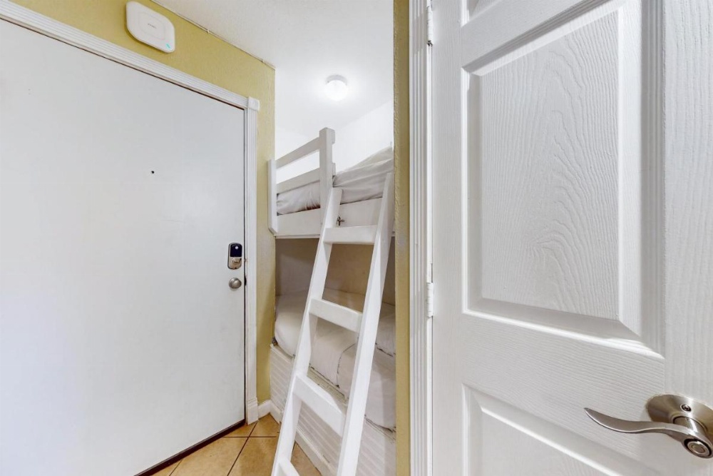 Seawall Condos Image 36