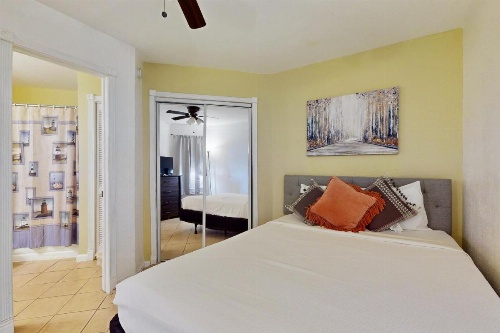 Seawall Condos image 37