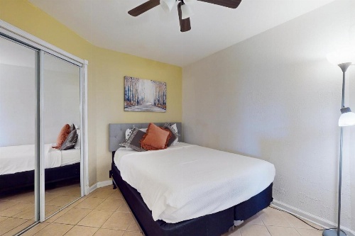 Seawall Condos image 38