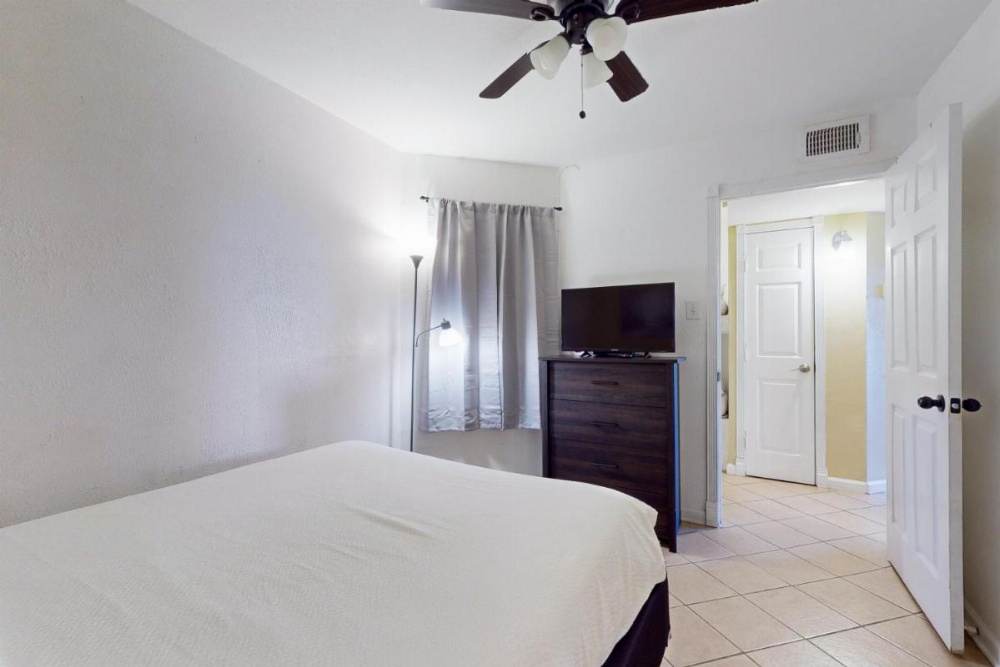 Seawall Condos Image 39
