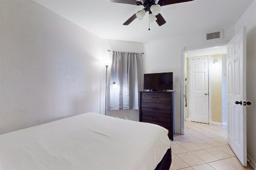Seawall Condos image 39